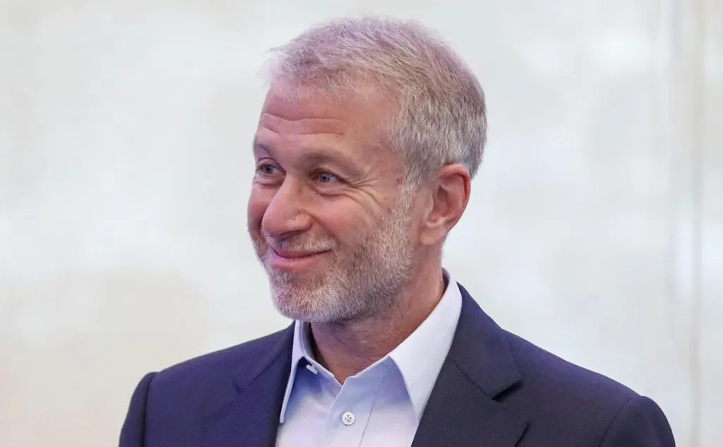 Роман Аркадьевич Абрамович: Биография российского бизнесмена и миллиардера